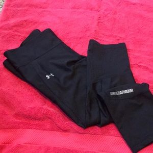 Black crop yoga pant